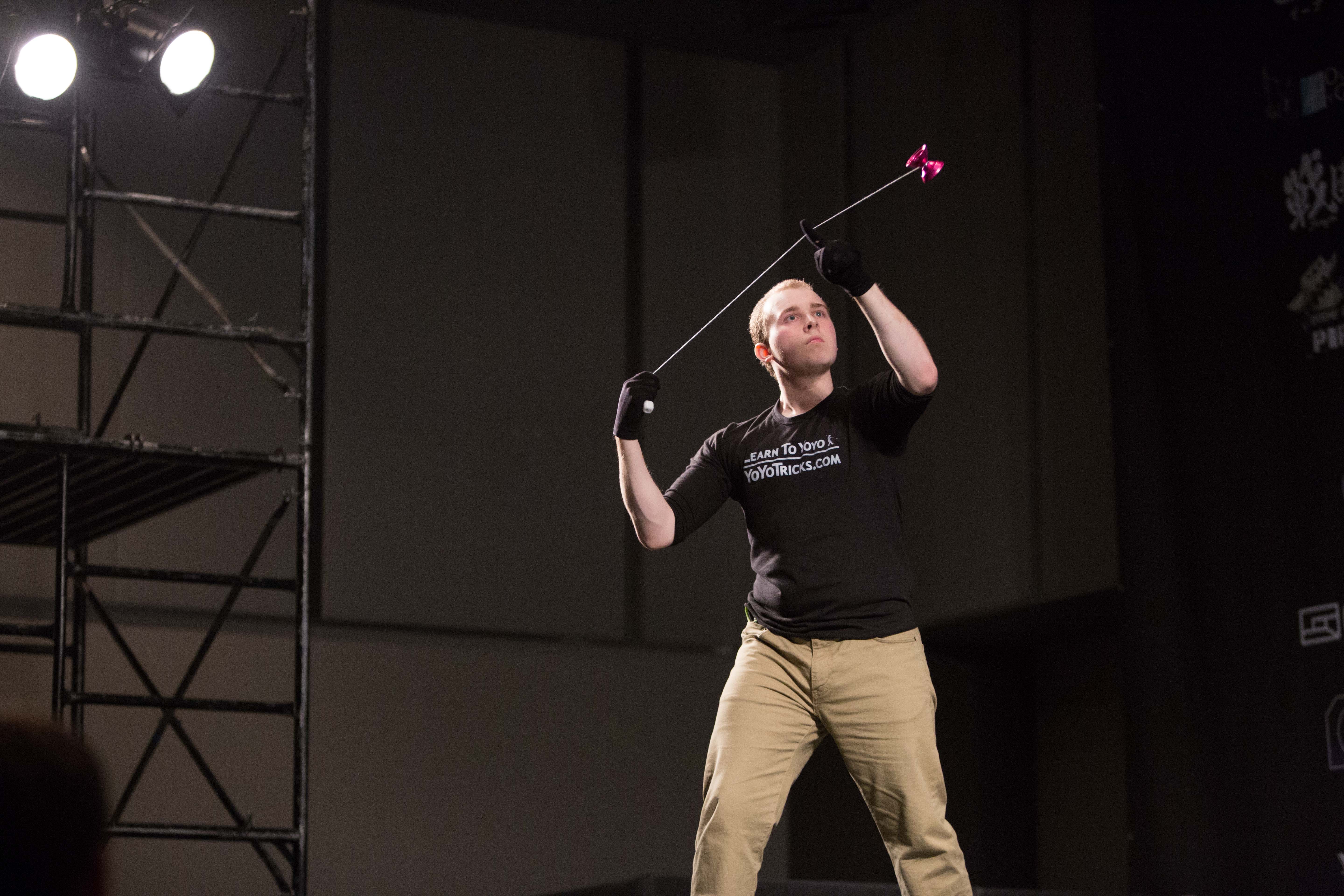 Repressalier nationalsang opføre sig Michigan man wins World Yoyo Contest in Japan | wzzm13.com