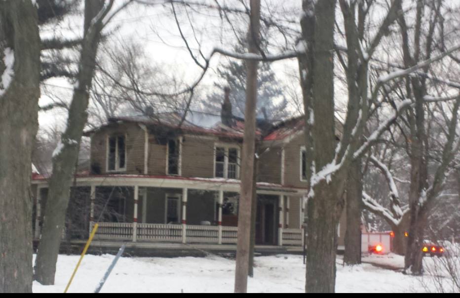 Police officer discovers Pentwater house fire