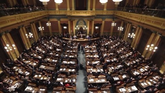 Senate passes Detroit schools bailout; Bills head to Snyder - WZZM13.com