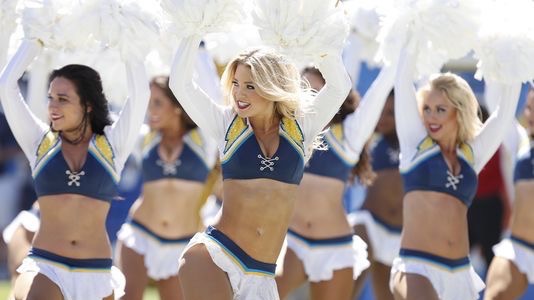 Dancing in the D! Lions cheerleaders make debut